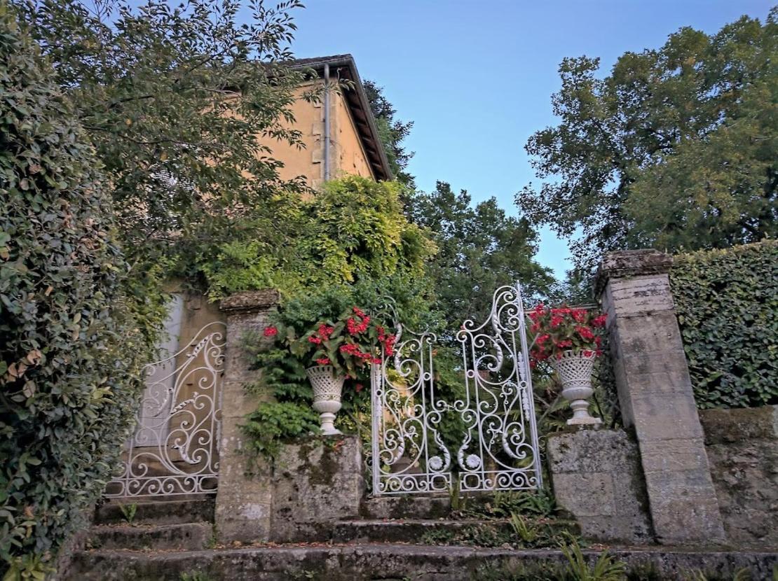 Residence Les Trois Jardins Avec Wifi Et Parking Gratuit Сарла-ла-Канеда Экстерьер фото